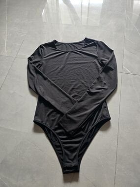 SHEIN Black Long Sleeve Fitted Bodysuit